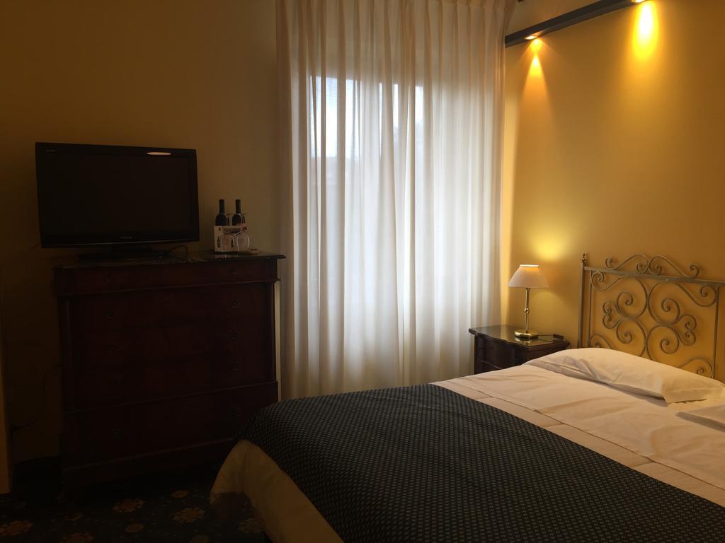 Hotel Corallo 蒙特卡蒂尼泰尔梅 外观 照片
